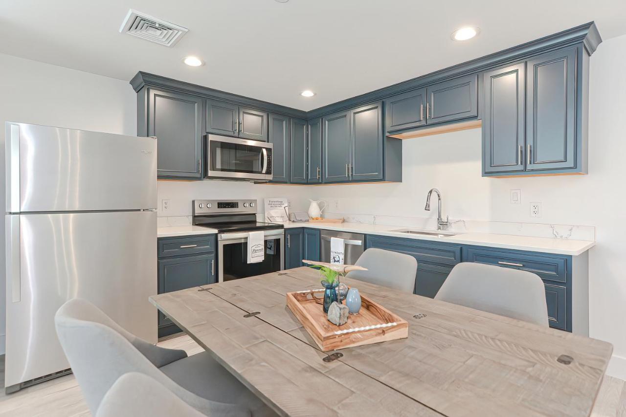 Downtown Plymouth Waterfront Luxury Condos Bagian luar foto