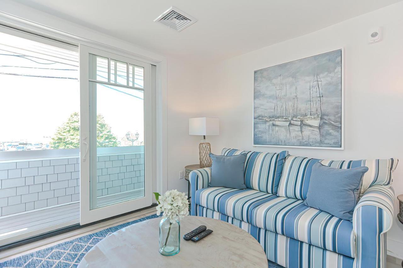 Downtown Plymouth Waterfront Luxury Condos Bagian luar foto