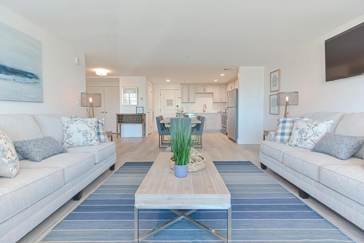 Downtown Plymouth Waterfront Luxury Condos Bagian luar foto