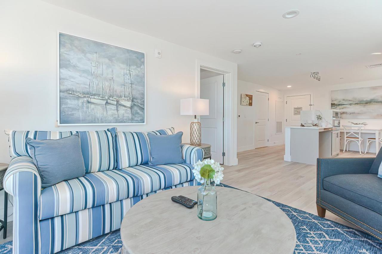 Downtown Plymouth Waterfront Luxury Condos Bagian luar foto