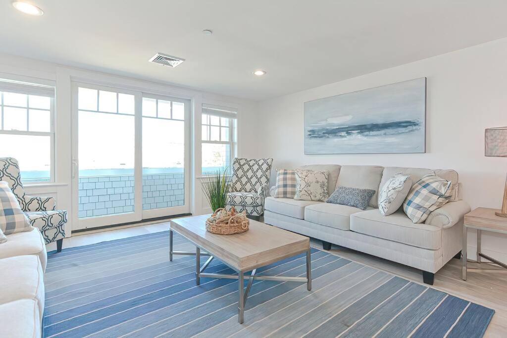 Downtown Plymouth Waterfront Luxury Condos Bagian luar foto